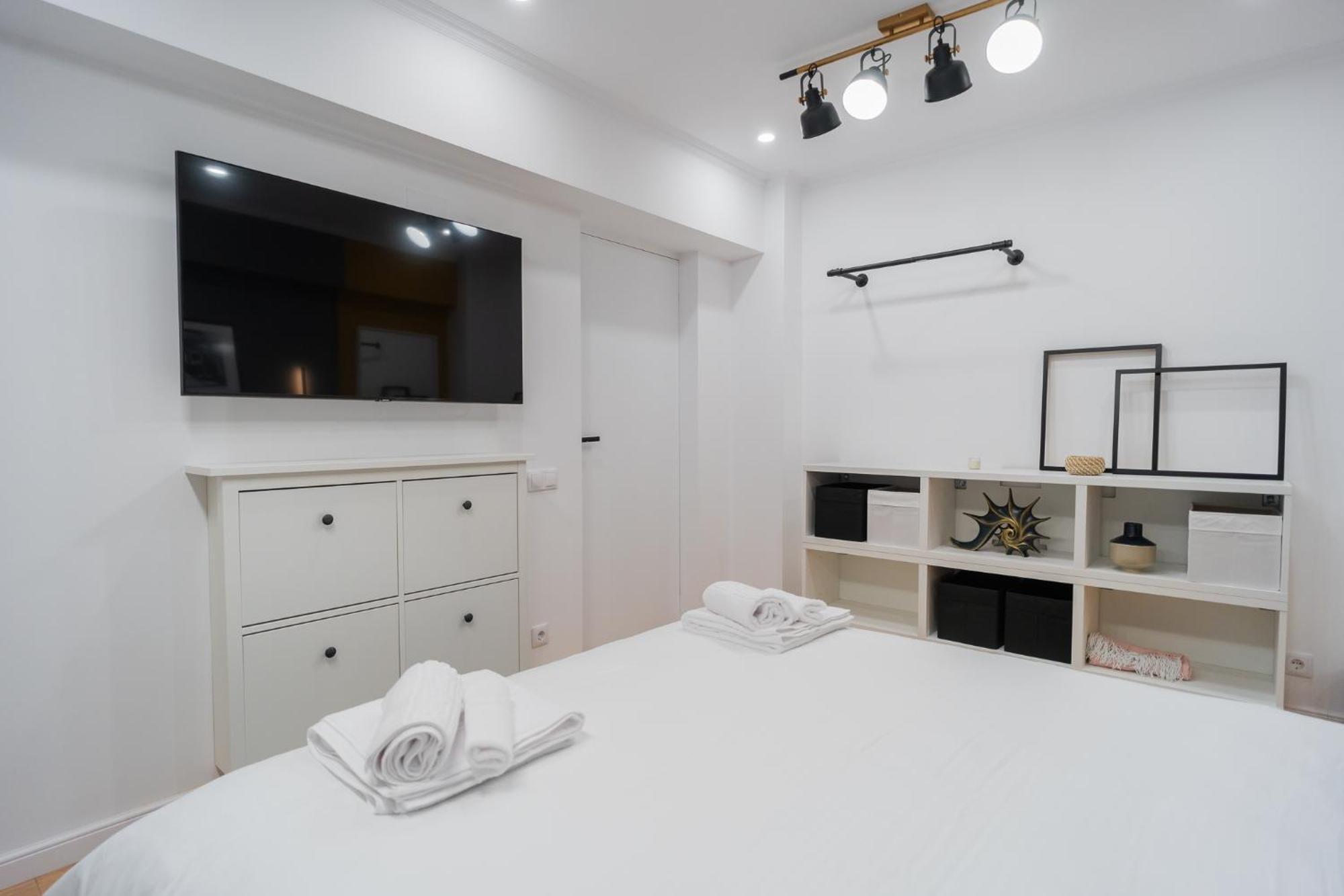 Urban Pearl - Old Town - Unique 4Br/3Ba Apartment Bukarest Kültér fotó