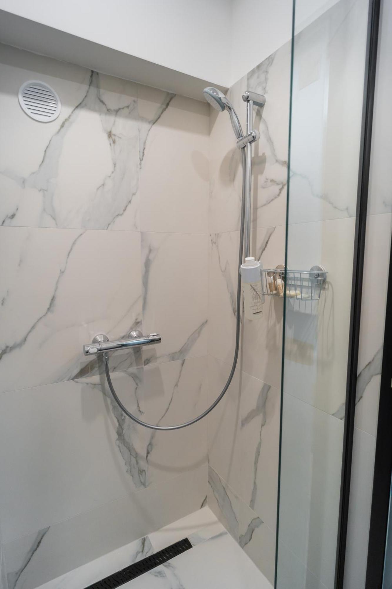 Urban Pearl - Old Town - Unique 4Br/3Ba Apartment Bukarest Kültér fotó